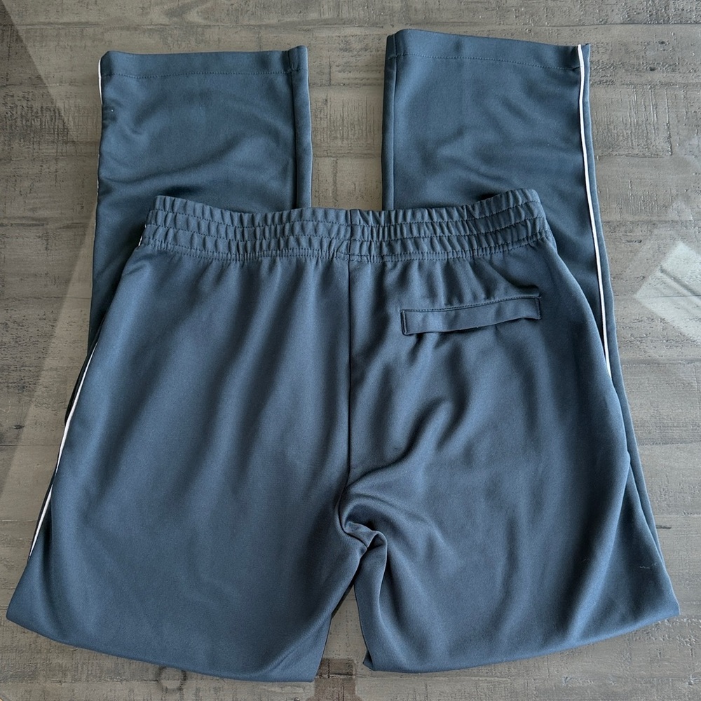 Nike Men's Dark Gray Joggers with White Trim. Embroidered logo. Size M - Picture 5 of 9